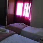 Guest house Platanos 3*