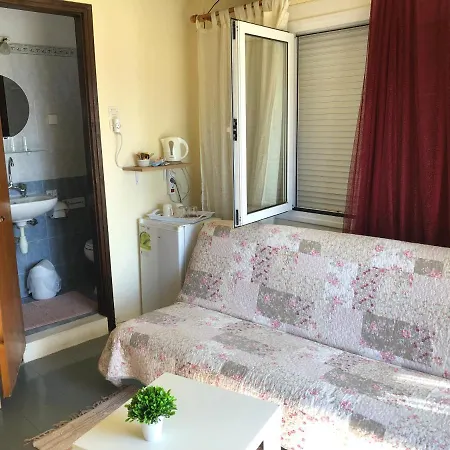 Platanos Αγία Μαρίνα