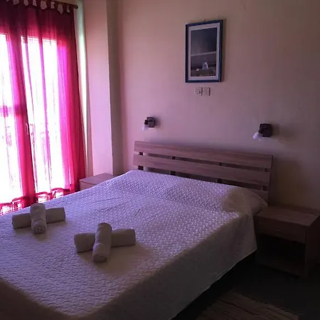 Platanos Πανσιόν 3*