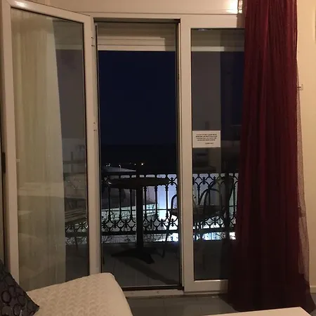 Platanos Πανσιόν 3*