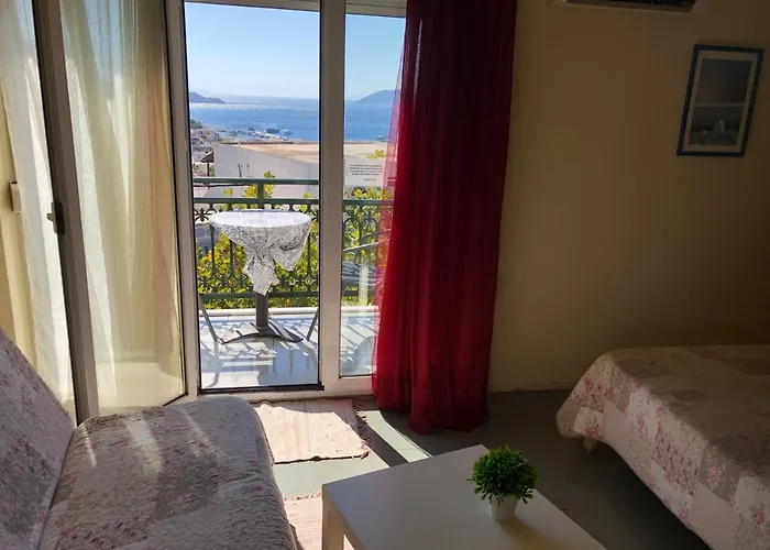 Platanos اجيا مارينا