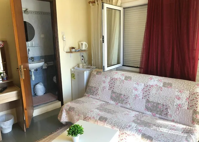 Platanos اجيا مارينا