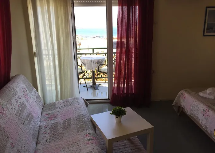 Platanos اجيا مارينا