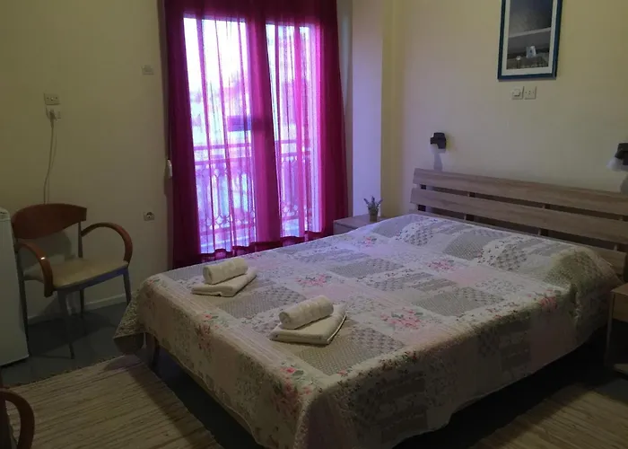 بيت ضيافة Platanos